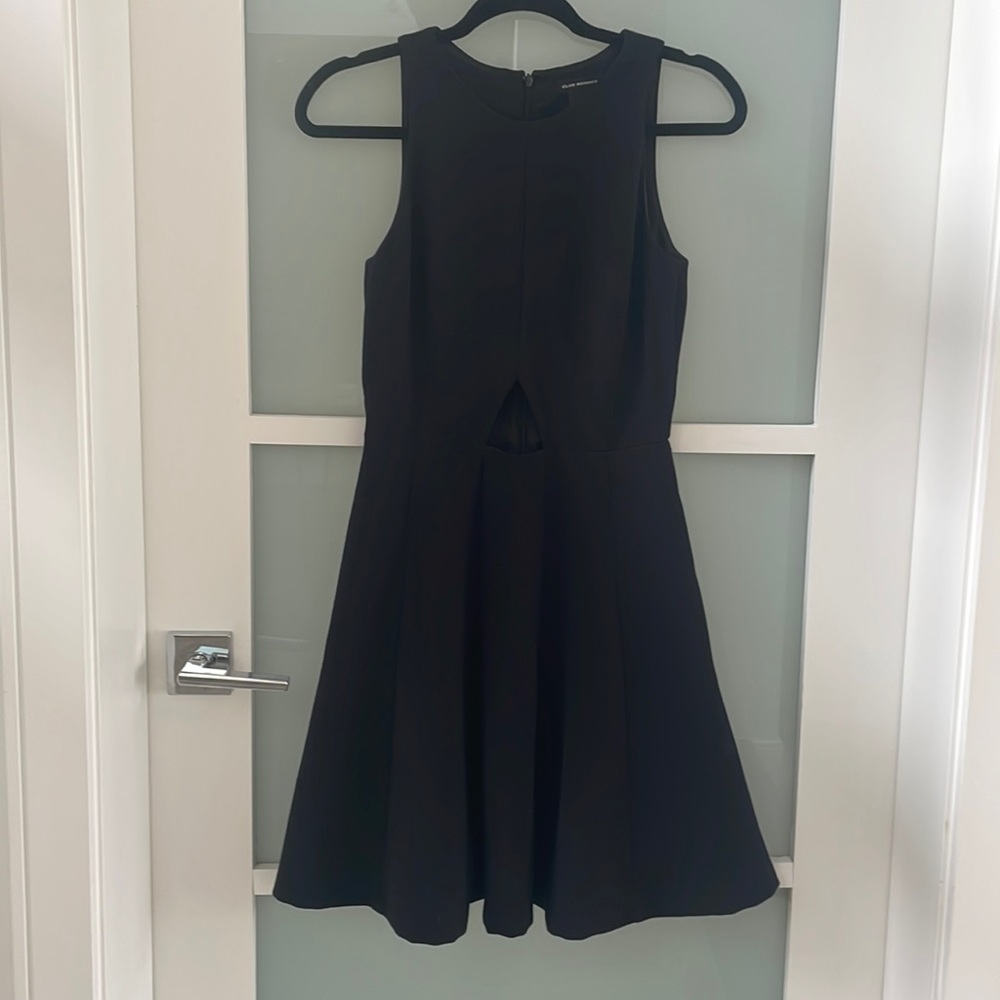 club monaco black dress with triangle cut in the middle, size 0, over the knees